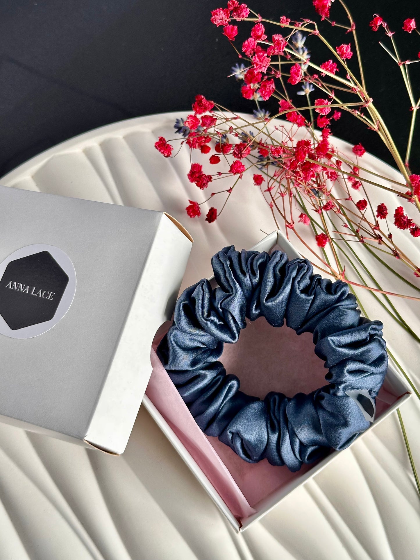 Rašalo spalvos šilkinė plaukų gumytė iš Mulberry šilko