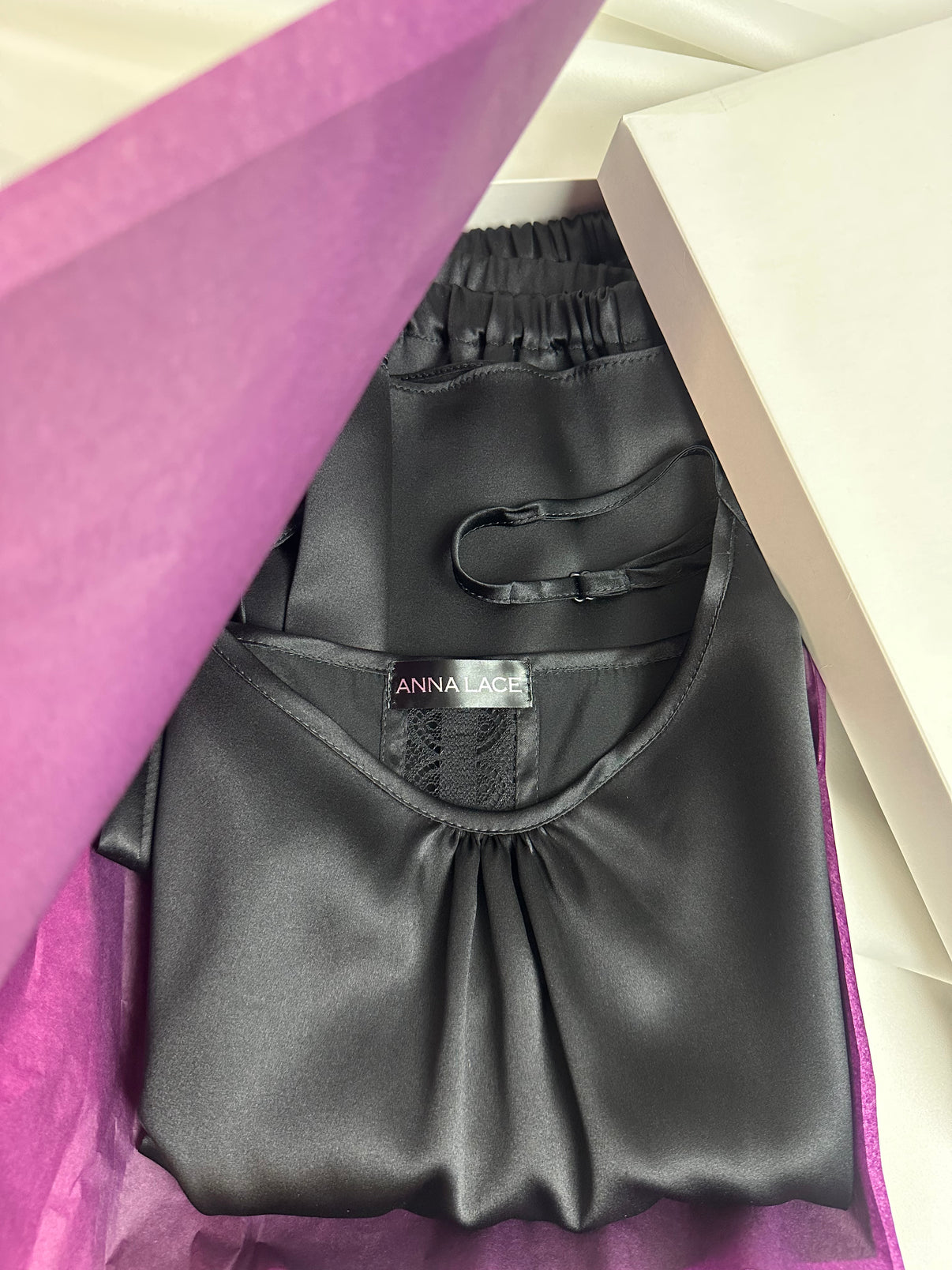 Silk Pajamas - Mystery - styling detail