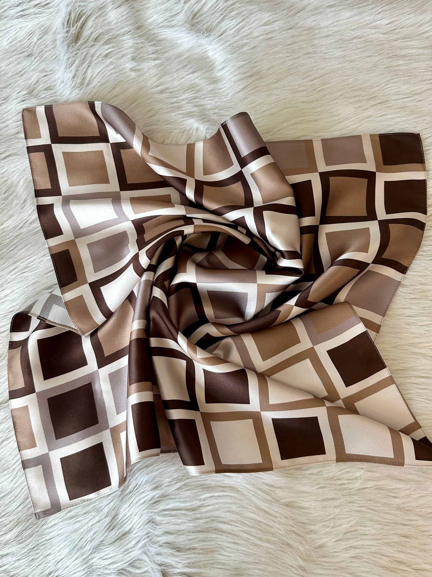 Šilkinė skarelė  - Kvadratėliai (maža)