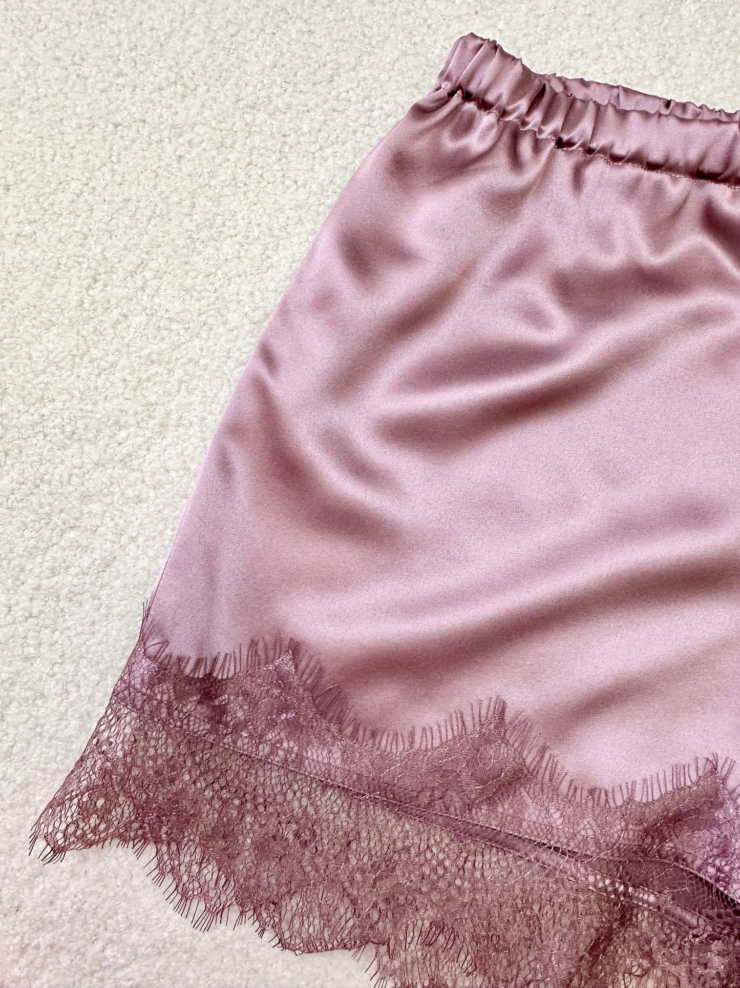 Mulberry Silk Pajamas Lilac Lace shorts lace close-up
